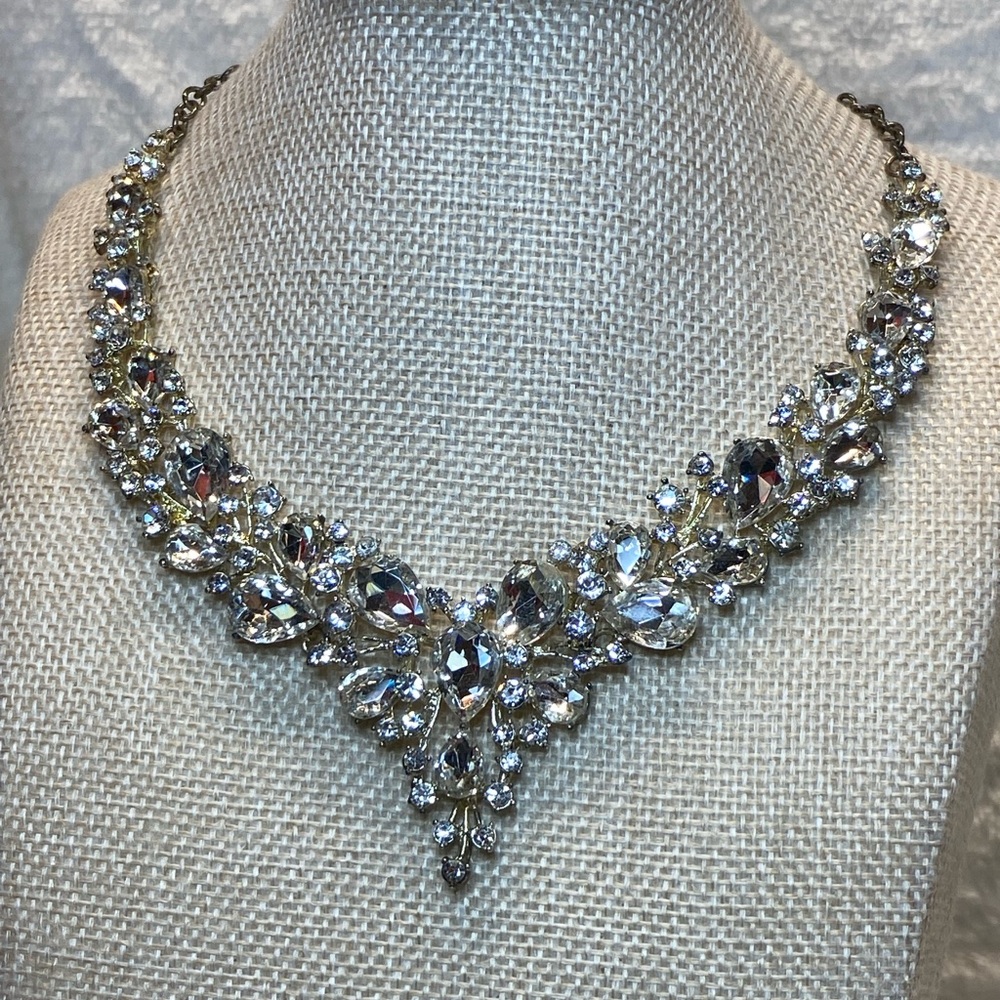Vintage Rhinestone Bib Necklace Silver Tone 16-18” Multiple Shapes & Size stones - Picture 5 of 17